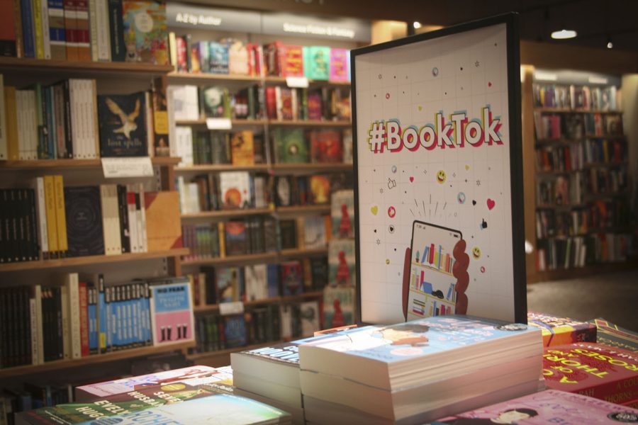 A+table+at+the+local+Barnes+%26+Noble+features+books+found+on+BookTok.+The+popularity+of+the+app+is+growing%2C+especially+among+students.